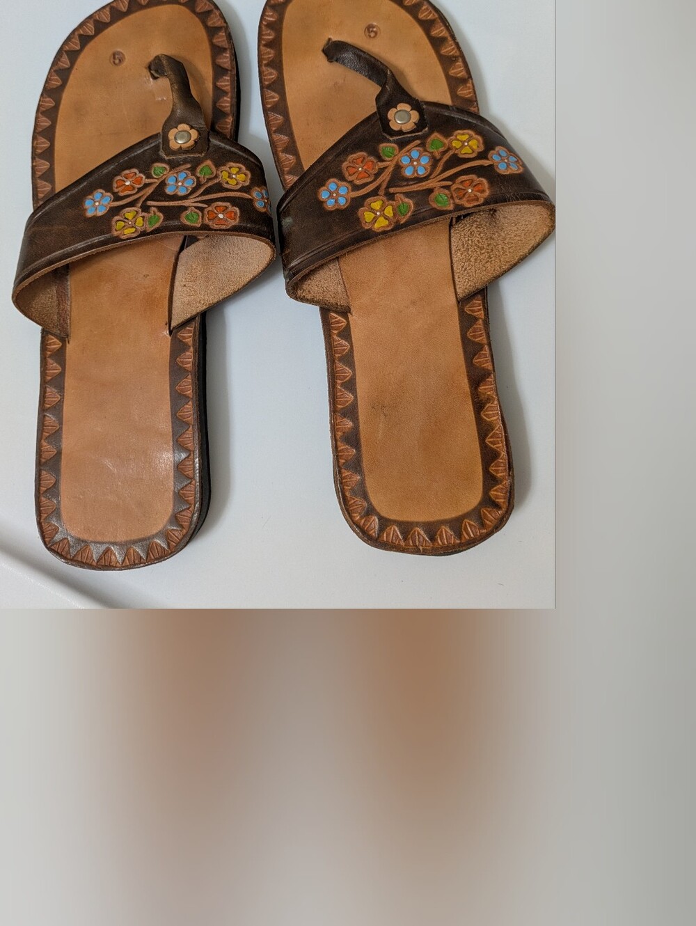 Vintage Artisan Handcrafted Brown Leather Floral Slide Sandals - NWOB size 8